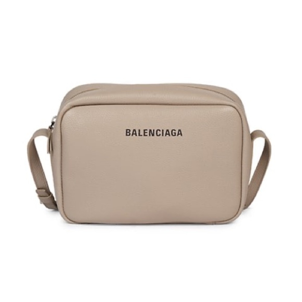 Authentic Balenciaga Everyday Medium Camera Bag In Ta… Gem